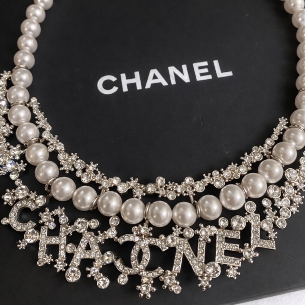 Collector💎✨Chanel Pearl with Crystals and Cc Necklace - Picture 3 of 10